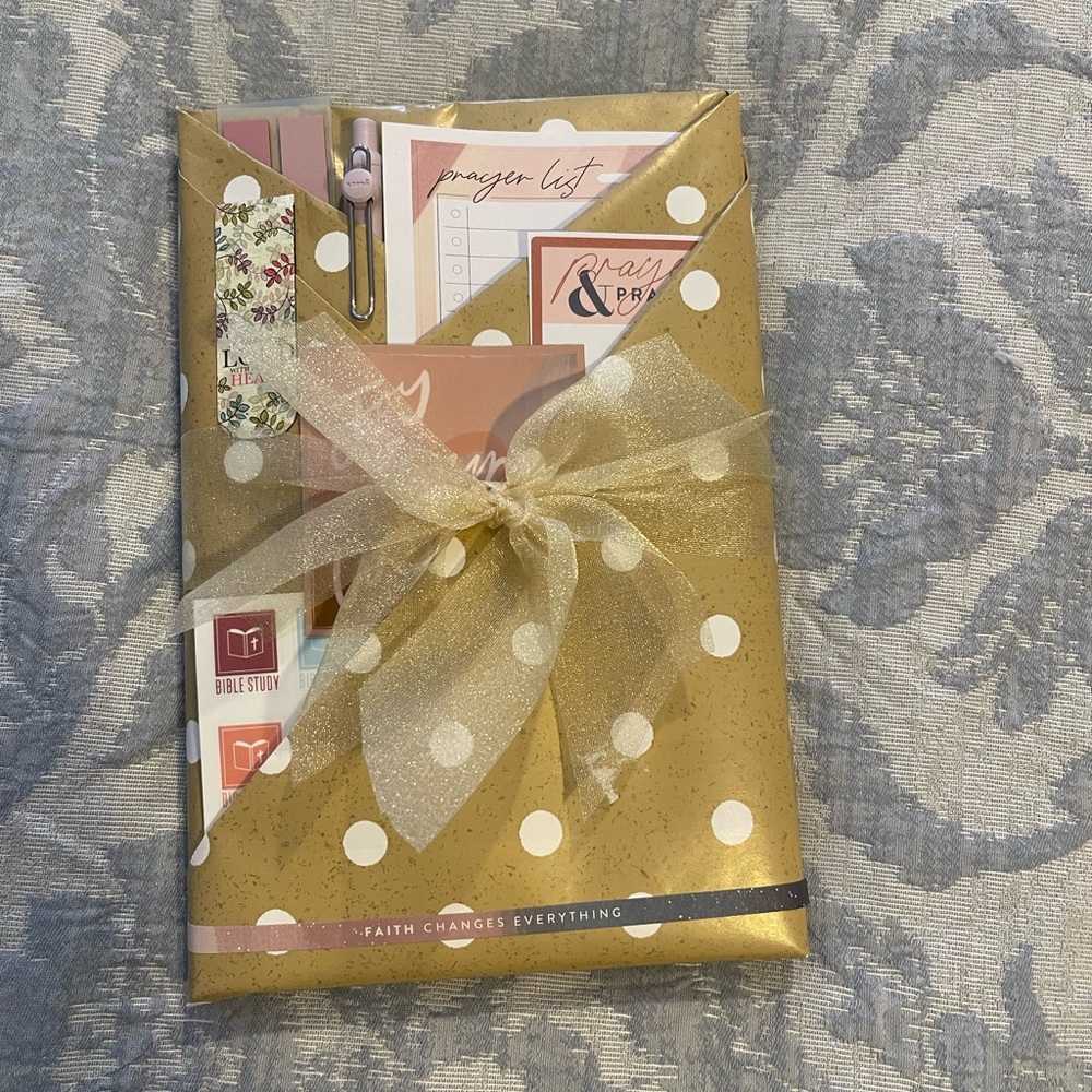 Gold Polka Dot Gift Set with Ribbon - Blind Date With A Book